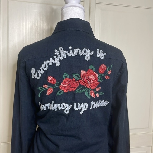 Rock&Roll Womens everything is coming up rose Embroidered Button Up Shirt Sz L - Picture 5 of 11